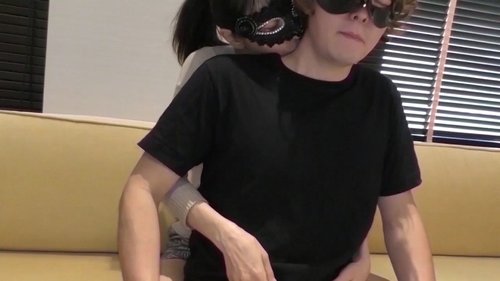 Vợ 40 Tuổi Uncensored: MILF Nóng Bỏng Hút Cặc Người Lạ