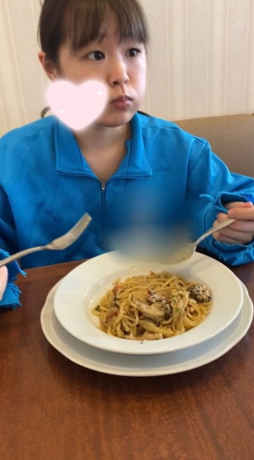 FC2-PPV-3254920 - 初めての大人汁に戸惑う純粋な彼女、無修正で激写！
