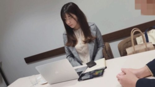 元公務員の美乳美女、借金返済に強制口内射精・中出しPOV