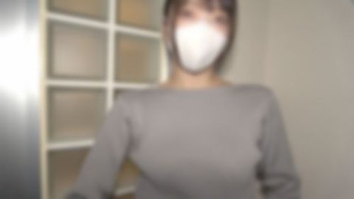 FC2 無碼素人高挑OL，濕潤私處被大屌生猛內射