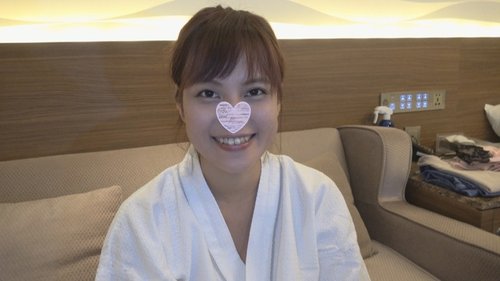 FC2-PPV-677524: 34歳巨乳妻すみれ、無修正中出しと大量潮吹き