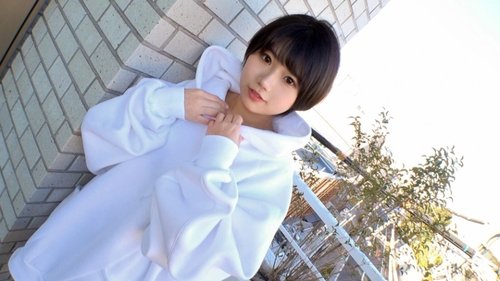 可爱脸蛋下的变态！只穿连帽衫的暴露狂少女