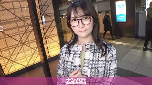 200GANA-3242: 딸기로 유혹된 진지한 안경 아마추어, 털복숭이 하체와 절정
