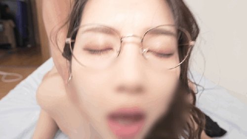 23岁混血辣妹中出白眼高潮，全身涂油疯狂抽插